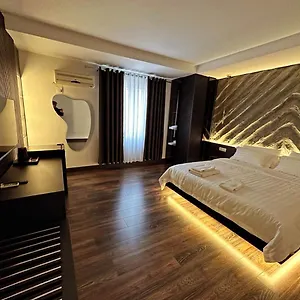 Konukevi Tirana Central Rooms, Tiran
