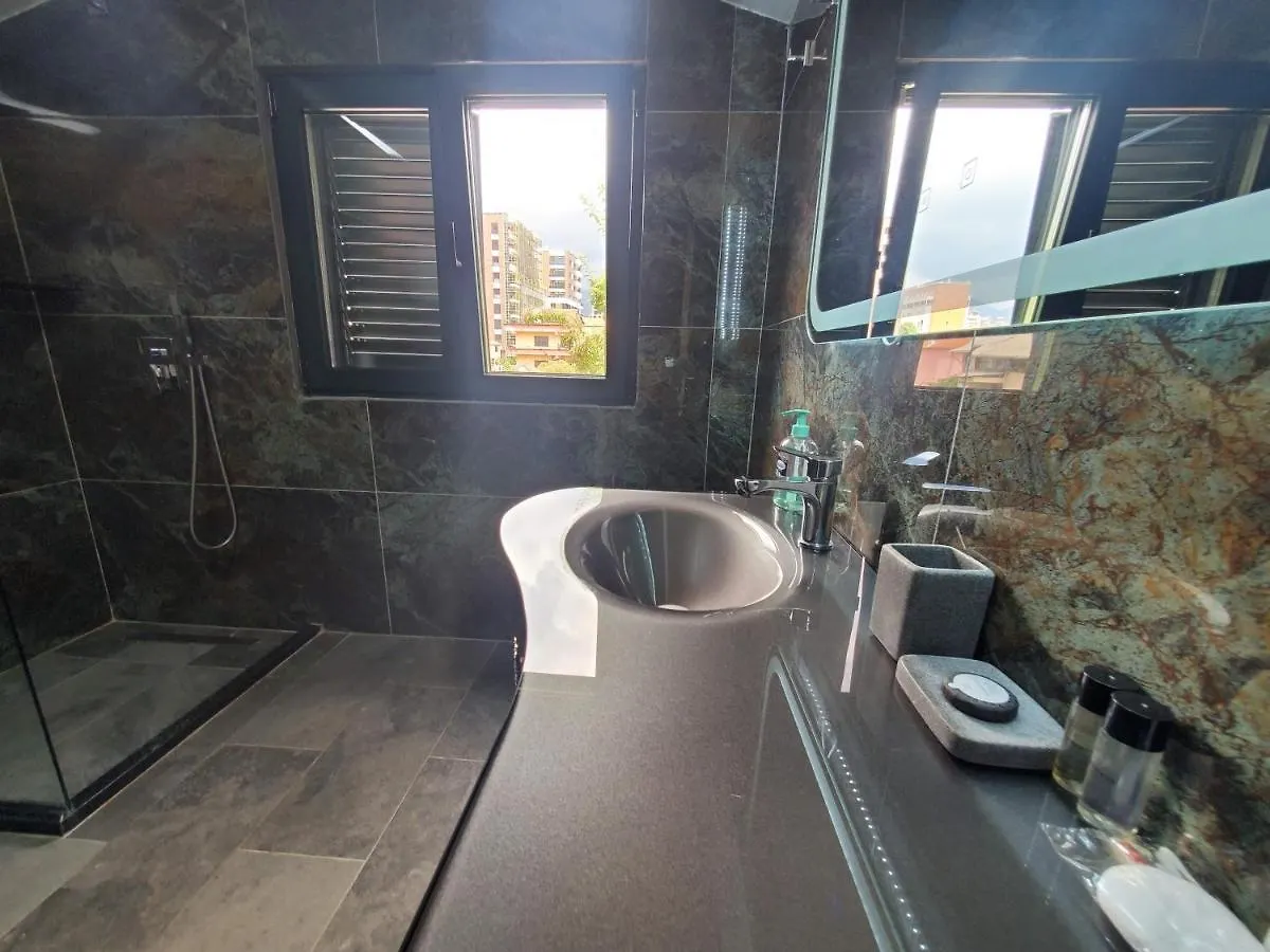 Condesa Bed & Breakfast Tirana 0*,